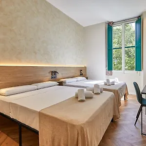 hostal-parisien.catalonia-hotels.com/